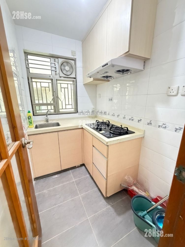 村屋 租盤 3 房 , 2 浴室 690 平方呎