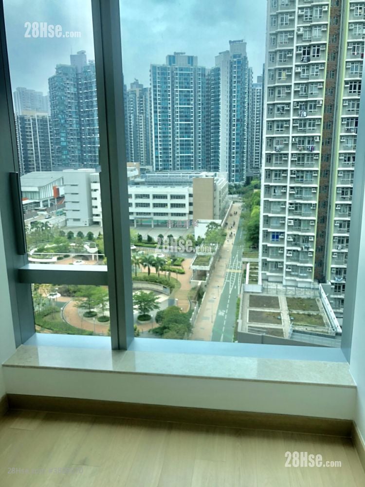 Savannah Sell 2 Bedrooms , 1 Bathroom 448 ft²