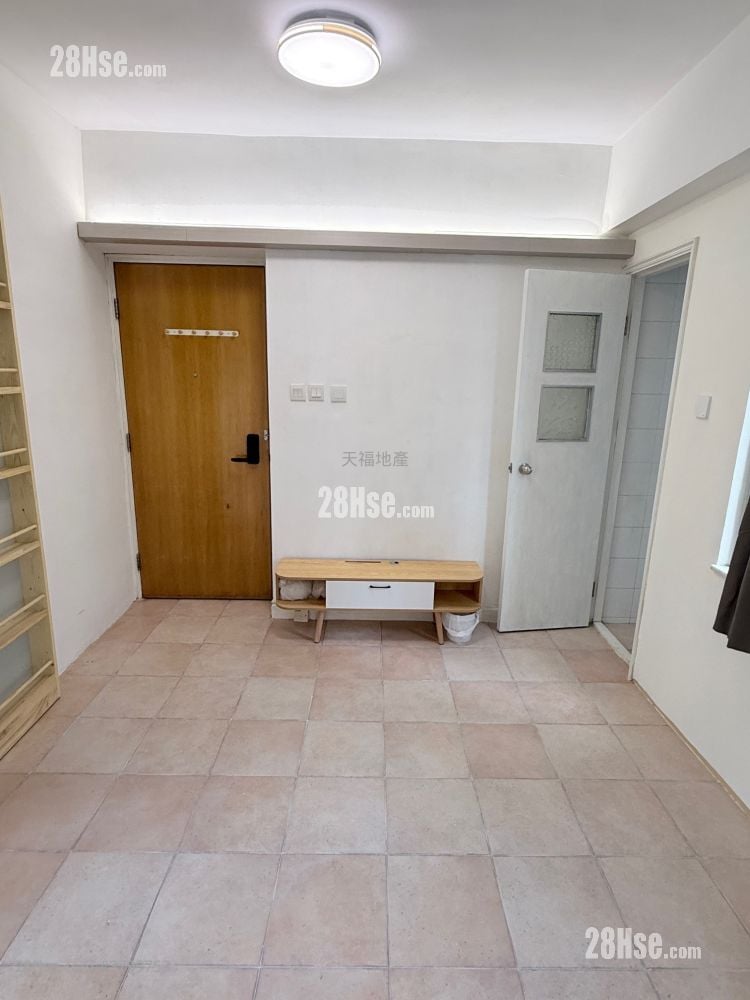 Man Shek Building Rental Studio , 1 Bathroom 246 ft²