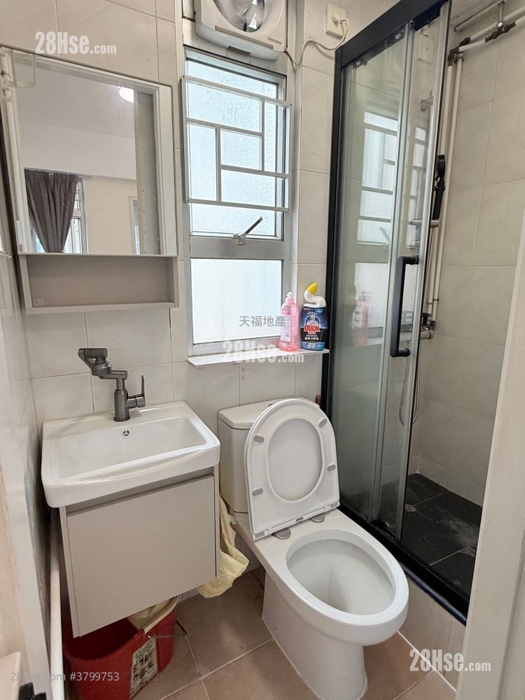 Man Shek Building Rental Studio , 1 Bathroom 246 ft²