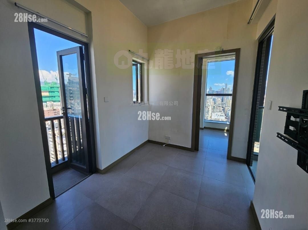 AVA228 售盘 1 房 , 1 浴室 249 平方尺