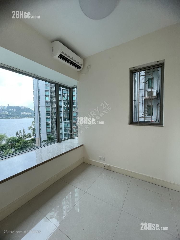 Sausalito Rental 3 Bedrooms , 2 Bathrooms 755 ft²