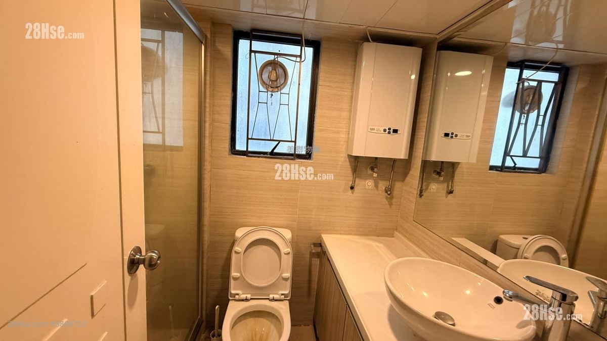 碧华花园 租盘 3 房 , 3 浴室 1,211 平方尺