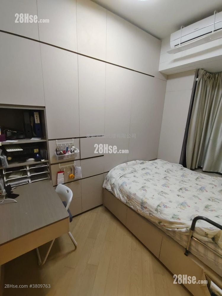 master room: Grand Yoho Sell 4 Bedrooms , 3 Bathrooms 907 ft²