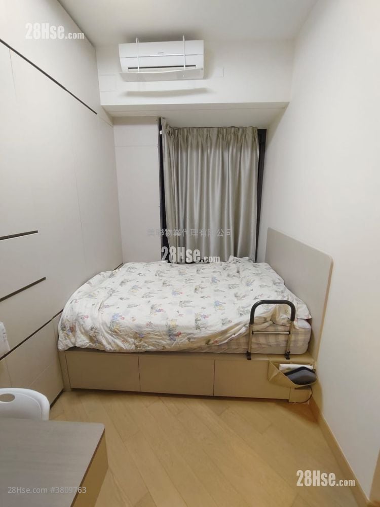 master room: Grand Yoho Sell 4 Bedrooms , 3 Bathrooms 907 ft²