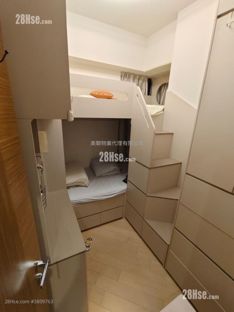 bedroom 1: Grand Yoho Sell 4 Bedrooms , 3 Bathrooms 907 ft²