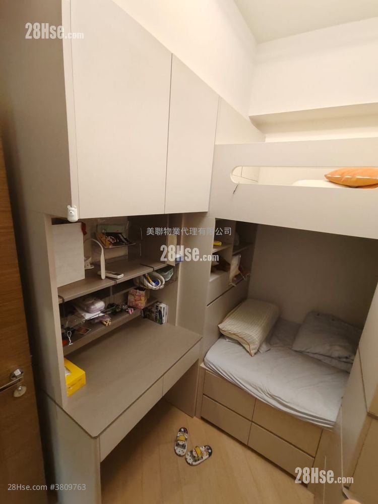 bedroom 1: Grand Yoho Sell 4 Bedrooms , 3 Bathrooms 907 ft²