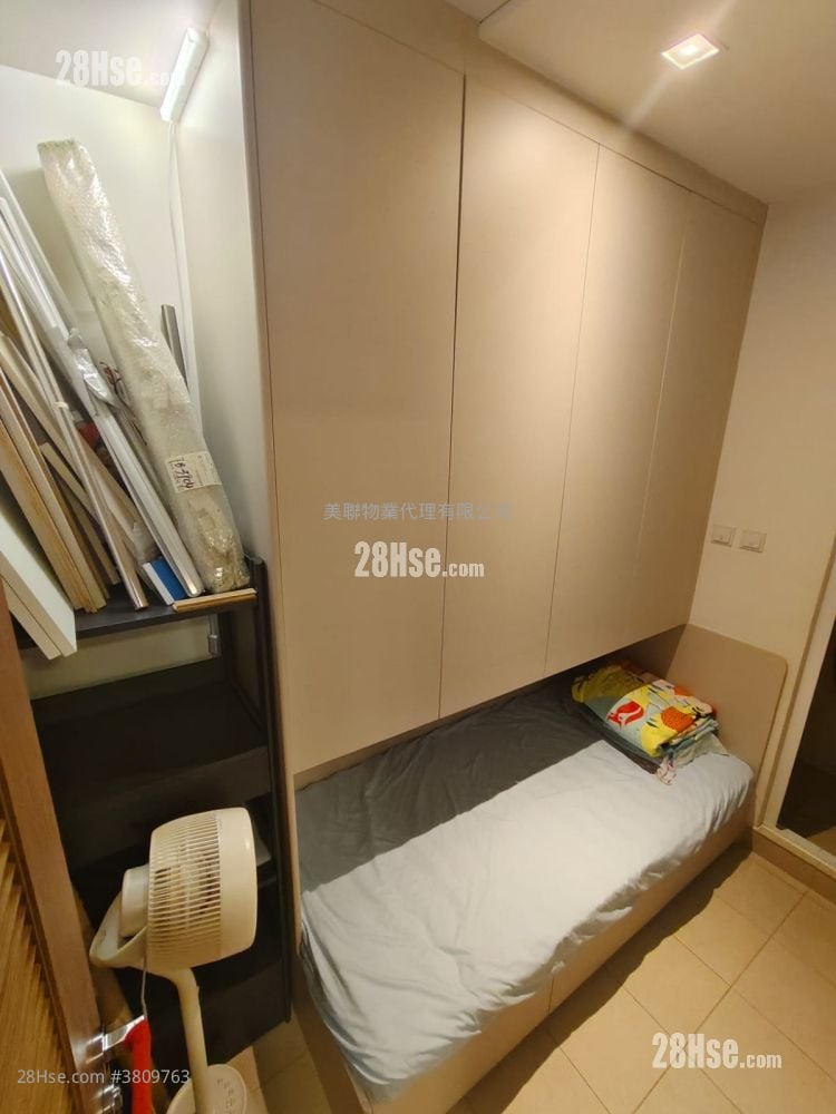 bedroom 3: Grand Yoho Sell 4 Bedrooms , 3 Bathrooms 907 ft²