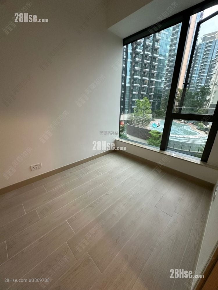 Gold Coast Bay Sell 1 Bedroom , 1 Bathroom 312 ft²