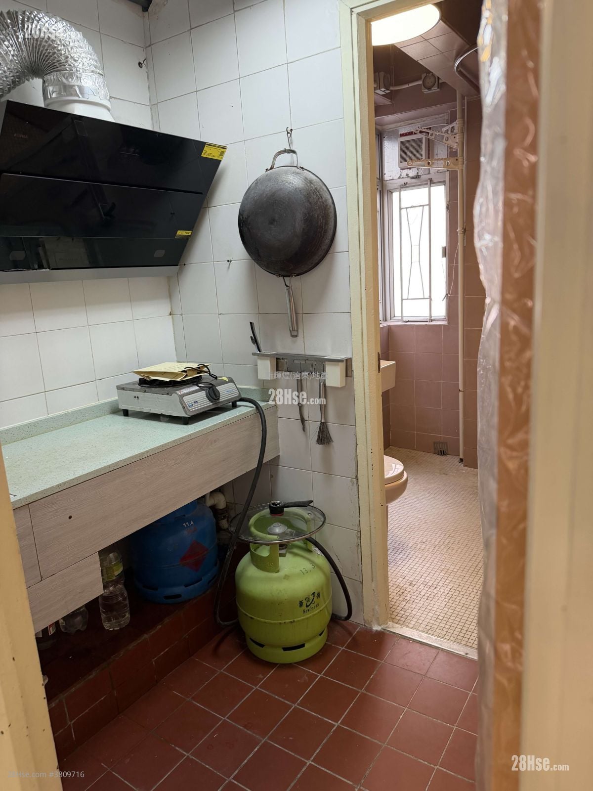 大南街111-113A号 租盘 390 平方尺