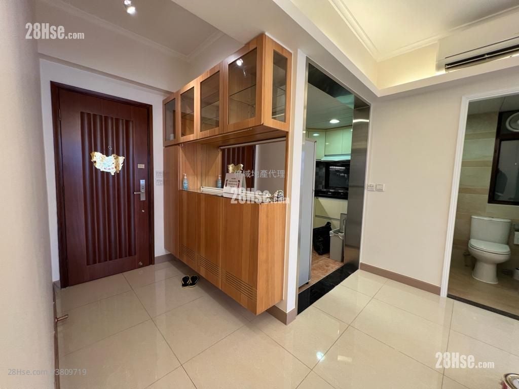 Hoi Deen Court Rental 2 Bedrooms 624 ft²