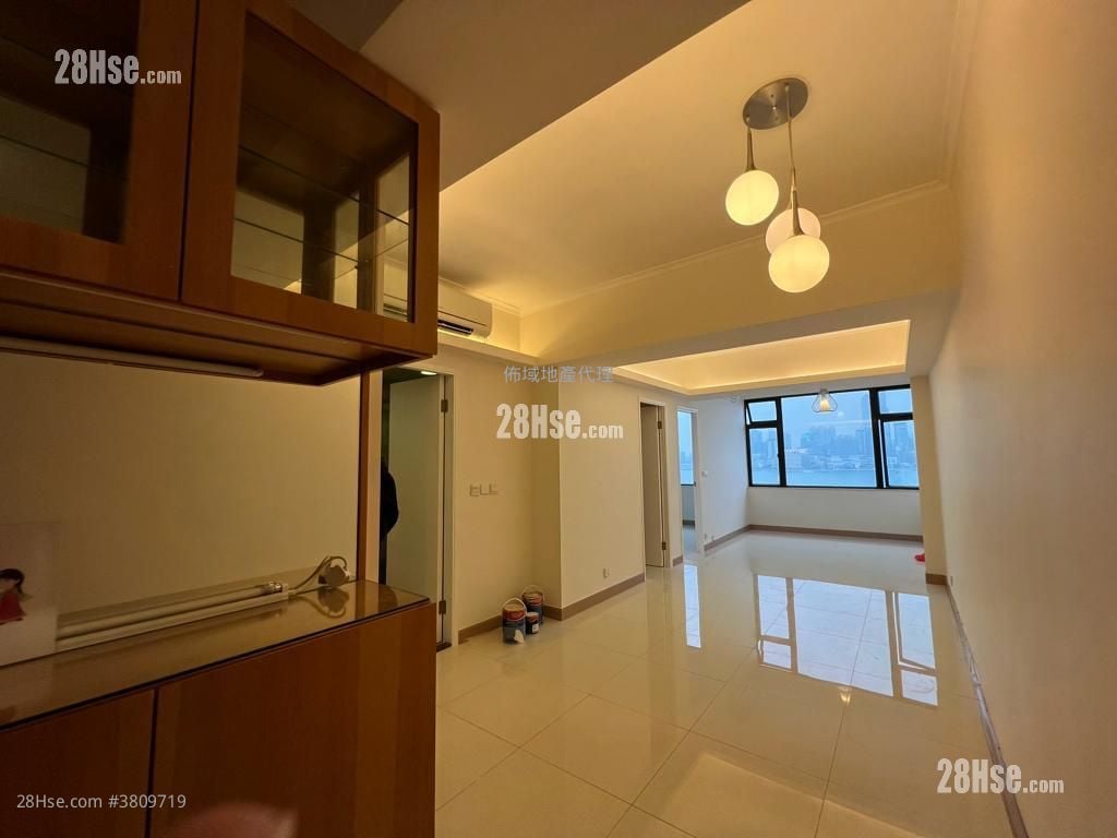 Hoi Deen Court Rental 2 Bedrooms 624 ft²