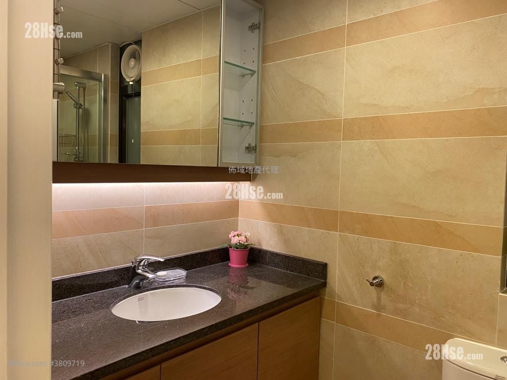 Hoi Deen Court Rental 2 Bedrooms 624 ft²