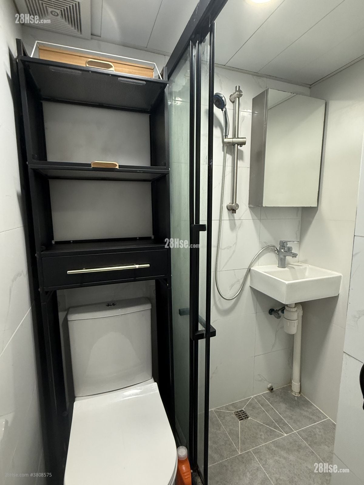 美轮大厦 租盘 150 平方尺