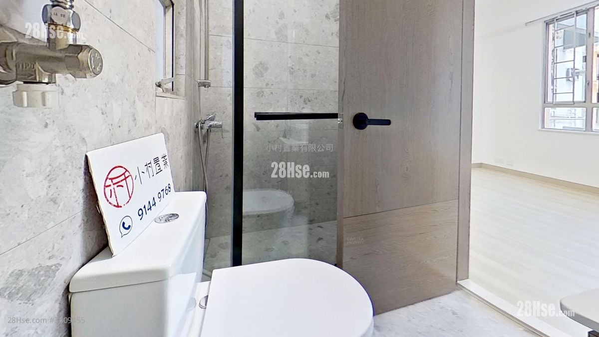 浴室: 东辉花园 租盘 2 房 , 1 浴室 362 平方尺