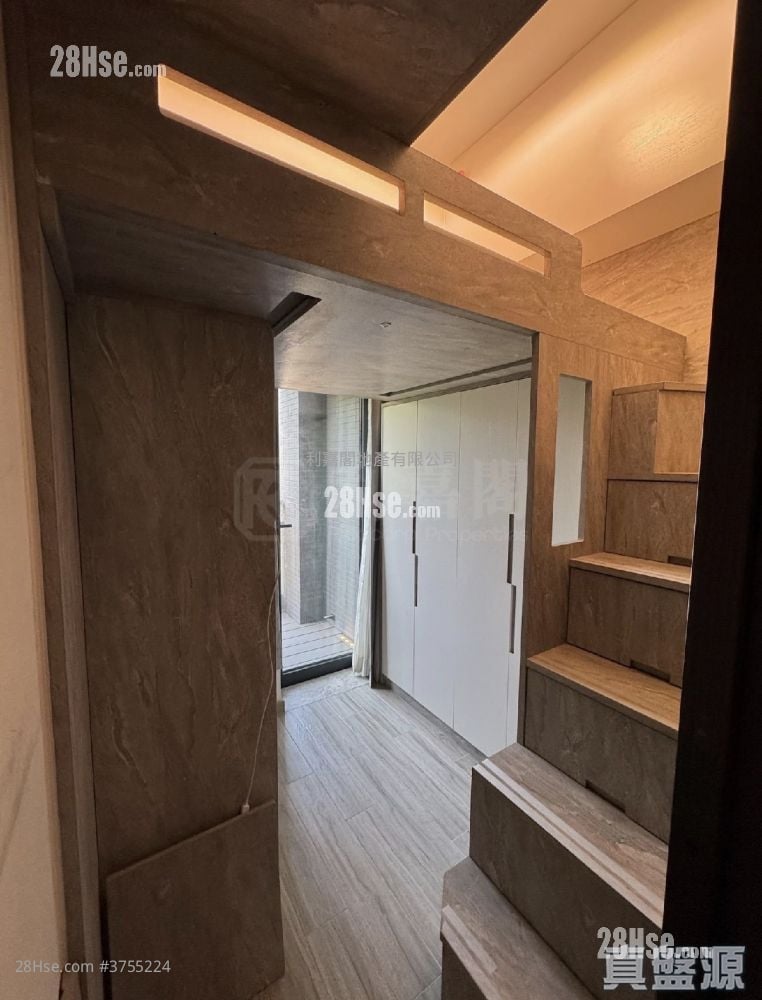 Novum East Sell 1 Bedroom 290 ft²