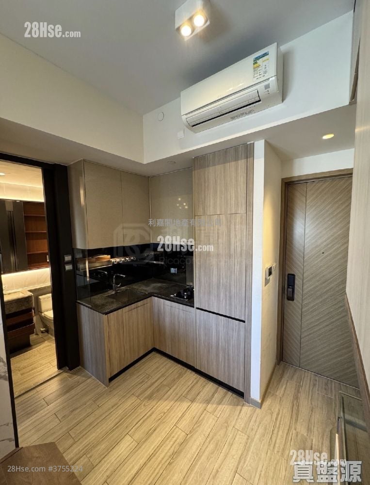 Novum East Sell 1 Bedroom 290 ft²