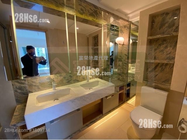 Macpherson Place Rental 2 Bedrooms , 2 Bathrooms 688 ft²