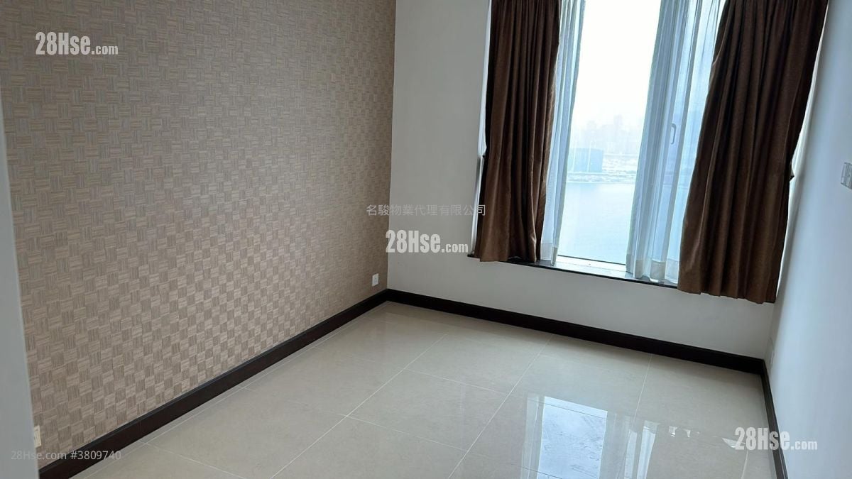 Harbourfront Landmark Rental 3 Bedrooms , 2 Bathrooms 1,420 ft²