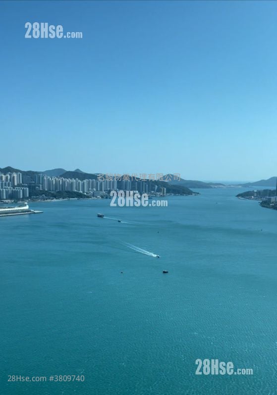 Harbourfront Landmark Rental 3 Bedrooms , 2 Bathrooms 1,420 ft²