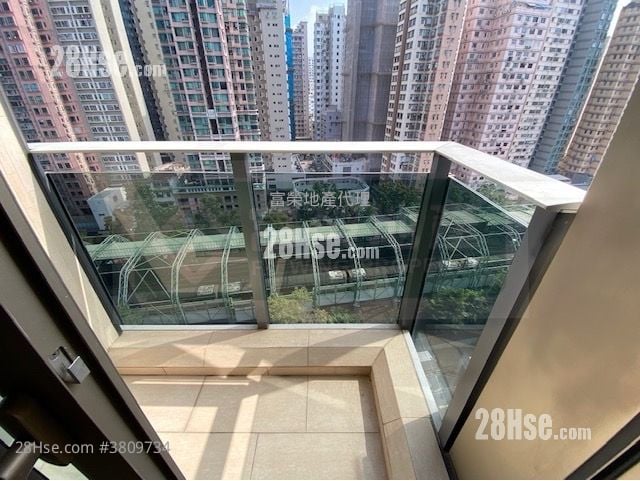 Macpherson Place Rental 2 Bedrooms , 2 Bathrooms 688 ft²