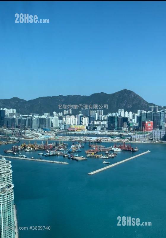 Harbourfront Landmark Rental 3 Bedrooms , 2 Bathrooms 1,420 ft²