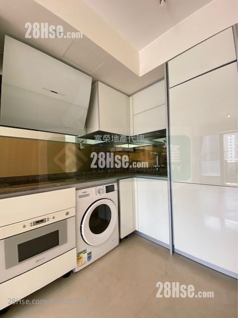 Macpherson Place Rental 2 Bedrooms , 2 Bathrooms 688 ft²