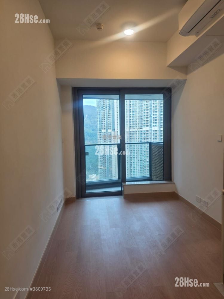 Seasons Place Sell 1 Bedroom , 1 Bathroom 323 ft²