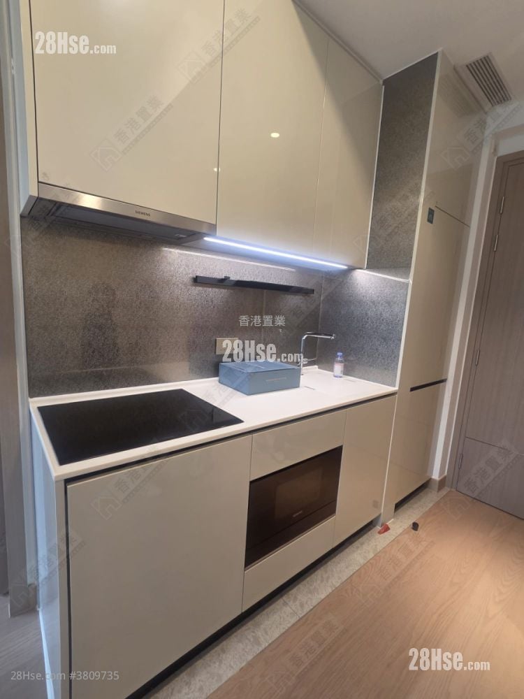 Seasons Place Sell 1 Bedroom , 1 Bathroom 323 ft²