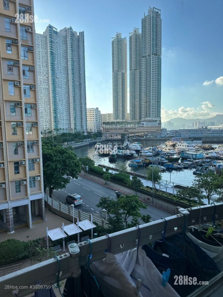 Tung Yuk Court Sell 3 Bedrooms , 2 Bathrooms 650 ft²