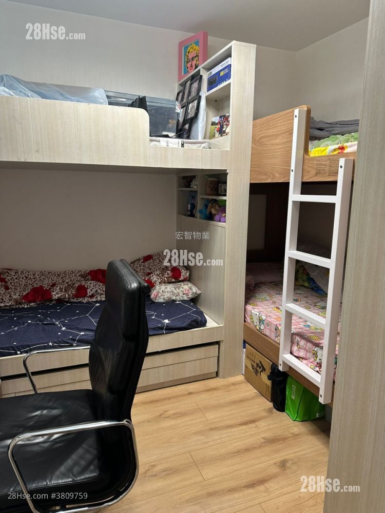 Tung Yuk Court Sell 3 Bedrooms , 2 Bathrooms 650 ft²