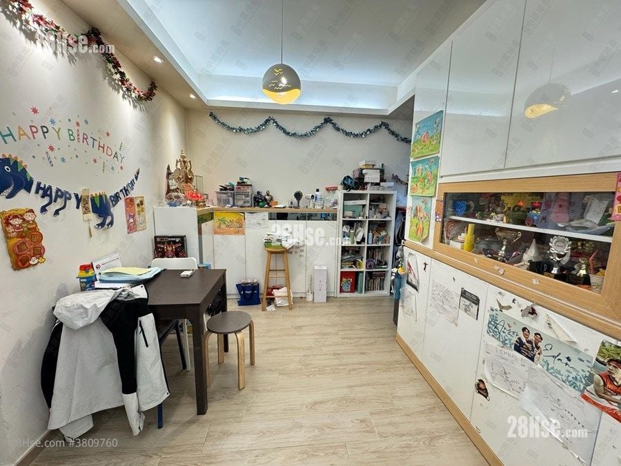 名逸居 售盘 2 房 , 1 浴室 551 平方尺