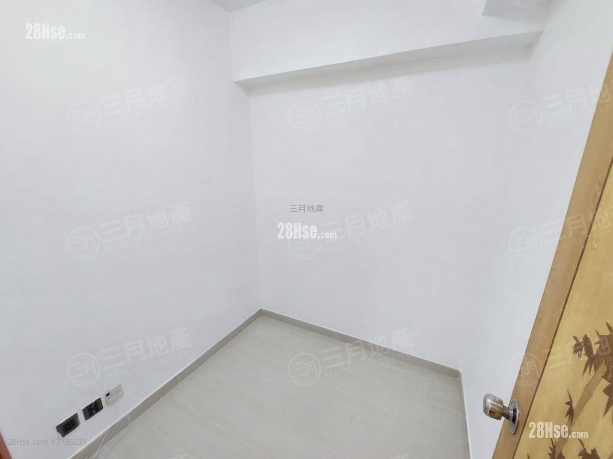 Fuk Wo Mansion Rental 2 Bedrooms , 1 Bathroom 240 ft²