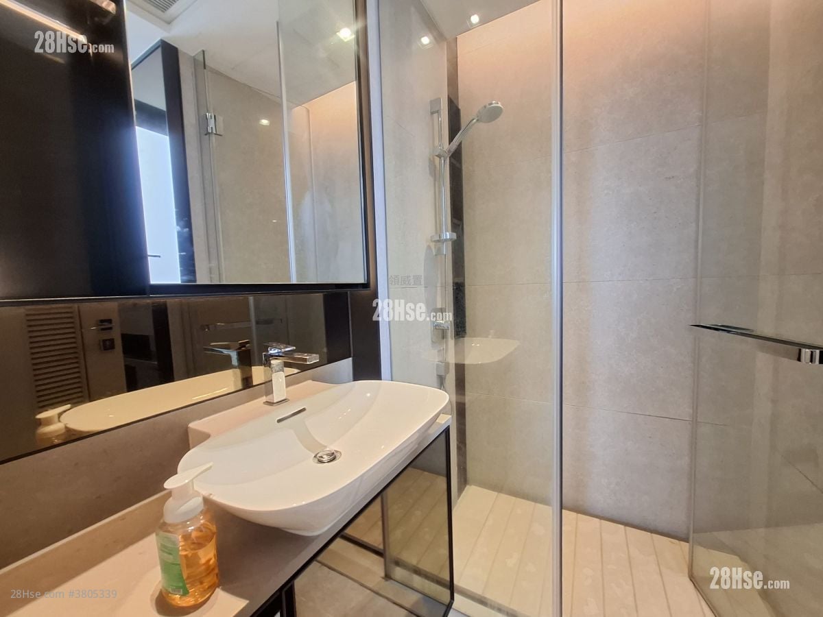 Downtown 38 Rental 2 Bedrooms , 1 Bathroom 385 ft²