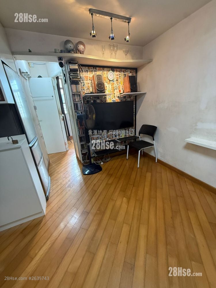 東頭(二)邨 售盤 2 房 , 1 浴室 358 平方呎