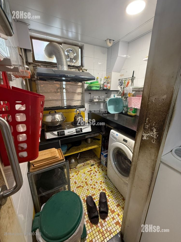 東頭(二)邨 售盤 2 房 , 1 浴室 358 平方呎