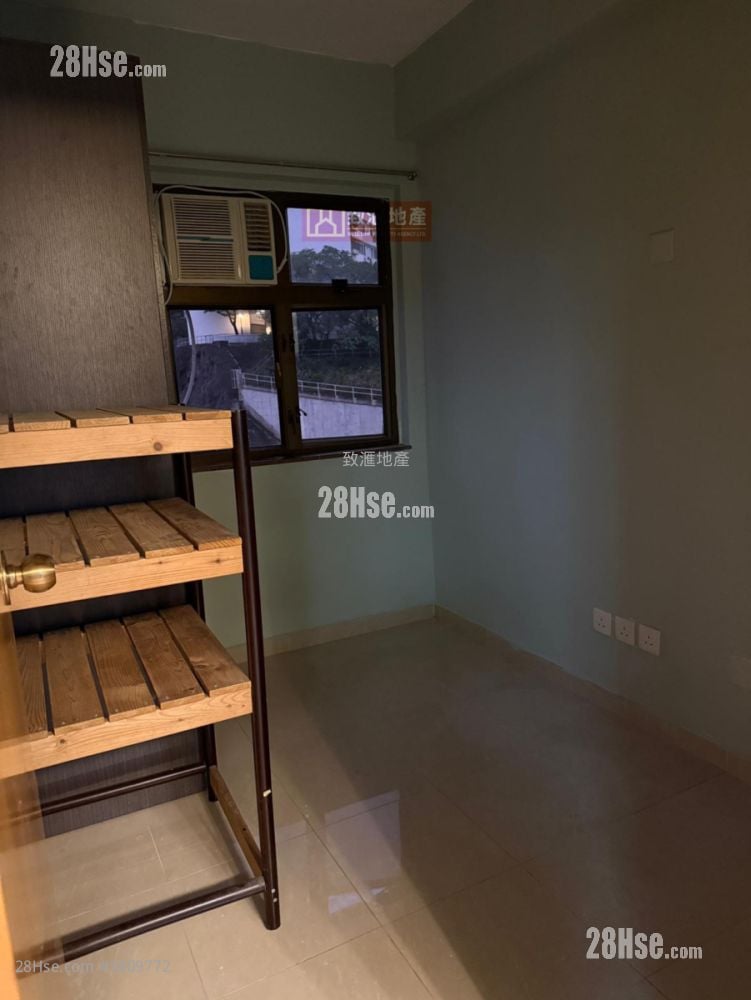 Yuet Lai Court Sell 2 Bedrooms 421 ft²