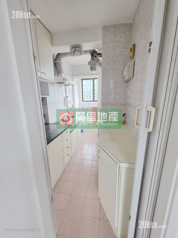 Fife Court Sell 2 Bedrooms , 1 Bathroom 310 ft²