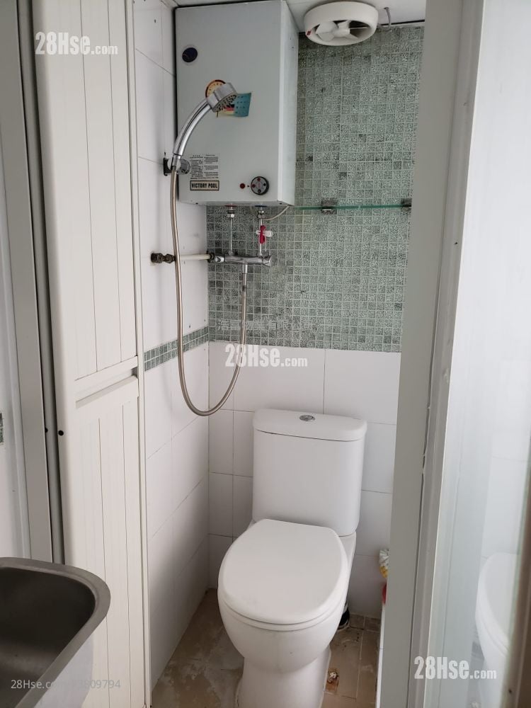 Yen Dack Building Sell 2 Bedrooms , 1 Bathroom 367 ft²