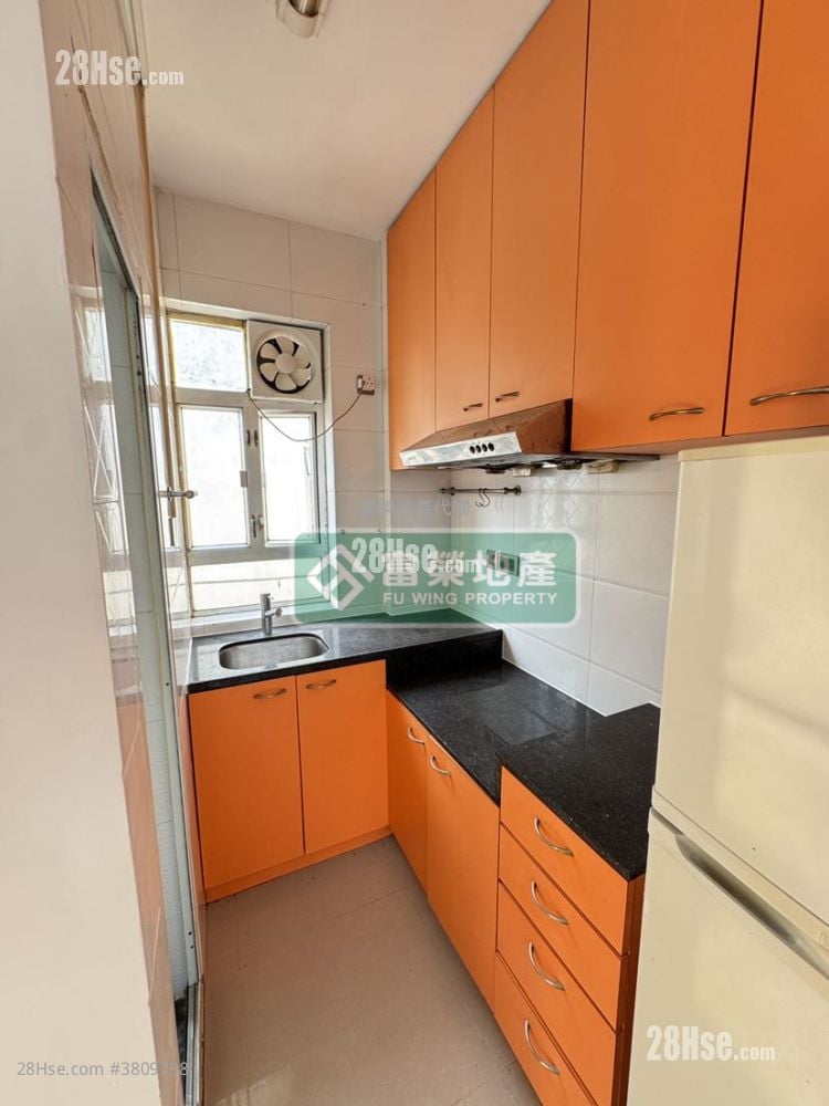 Tenement House Sell 2 Bedrooms , 1 Bathroom 338 ft²