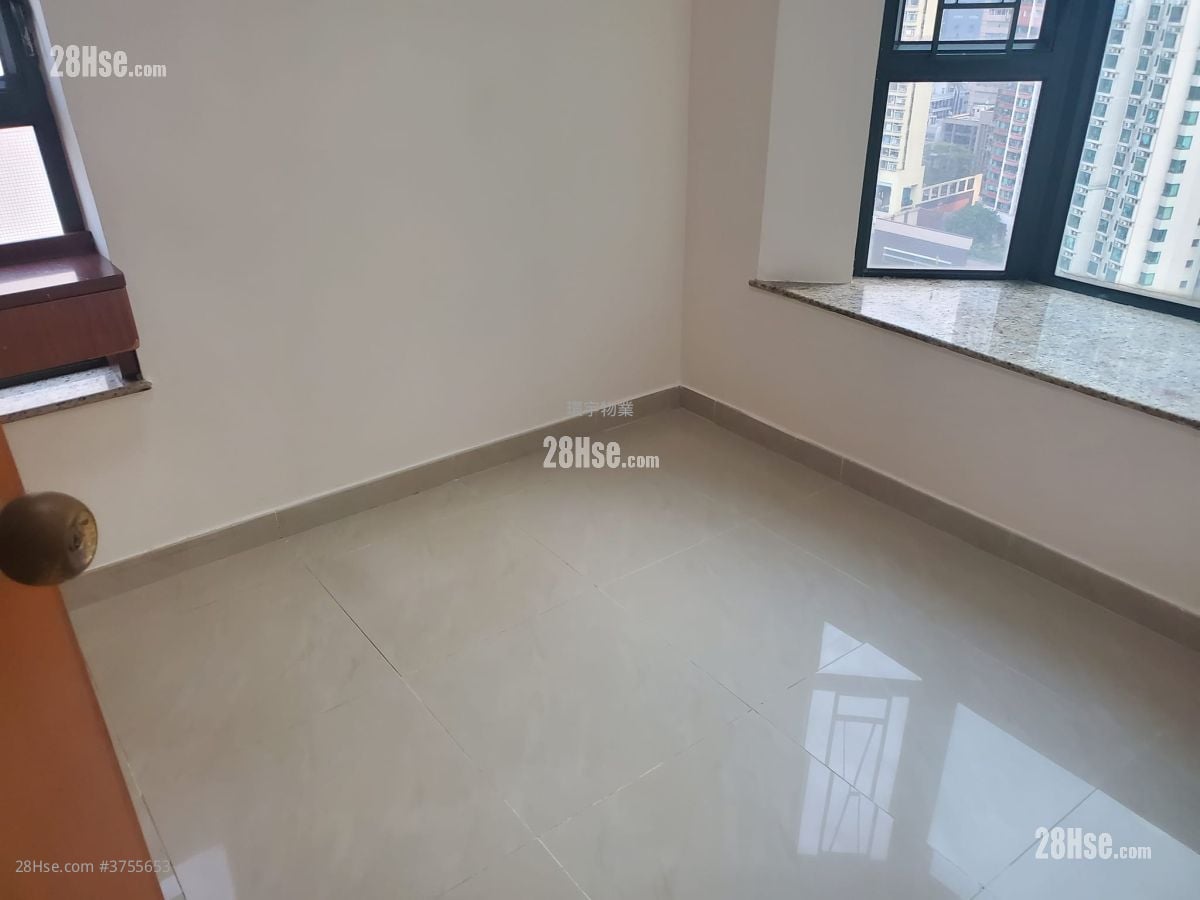 翡翠广场 售盘 2 房 , 1 浴室 419 平方尺