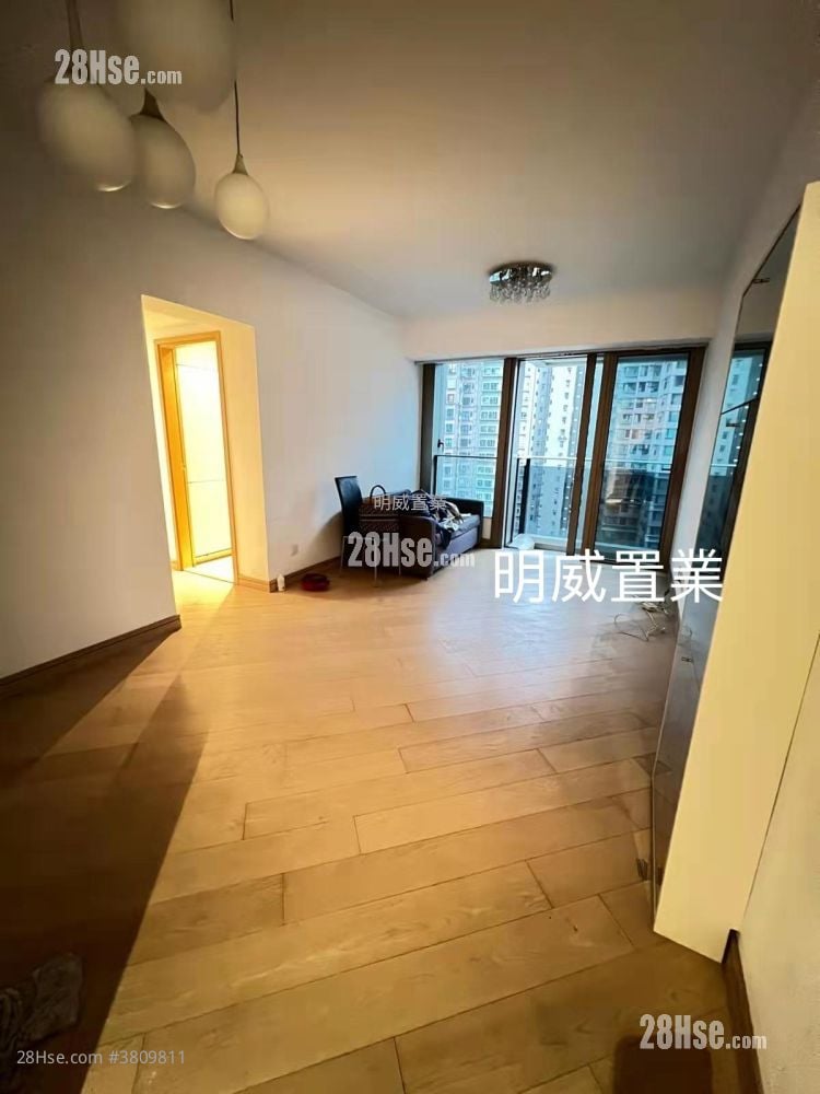 Macpherson Place Sell 2 Bedrooms , 1 Bathroom 555 ft²