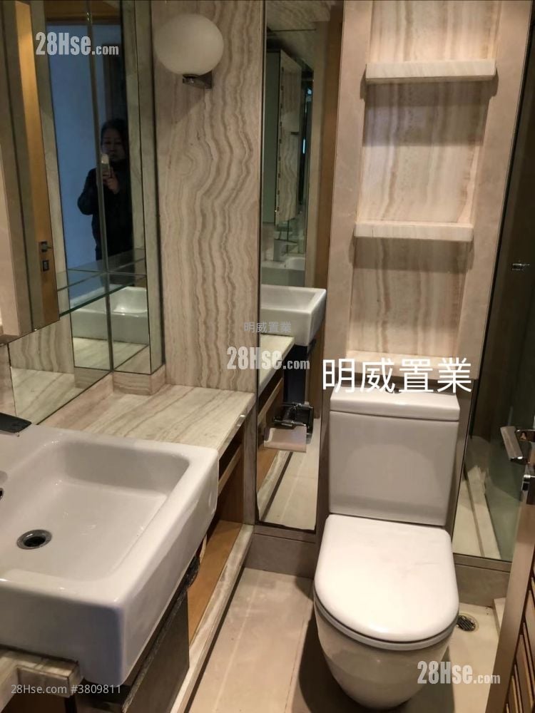 Macpherson Place Sell 2 Bedrooms , 1 Bathroom 555 ft²