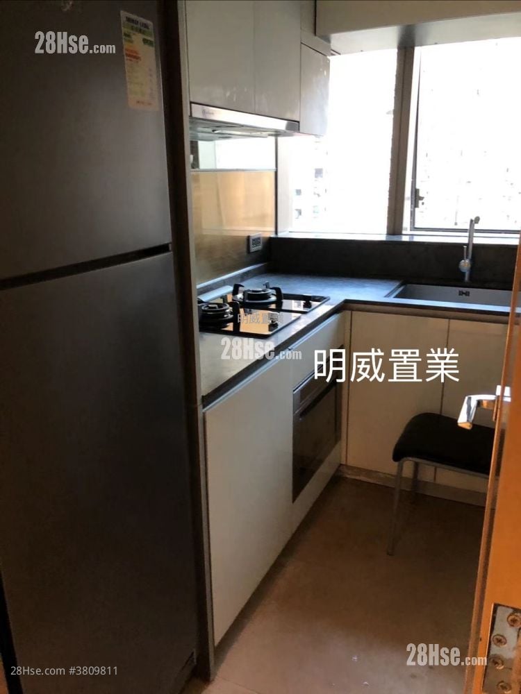 Macpherson Place Sell 2 Bedrooms , 1 Bathroom 555 ft²