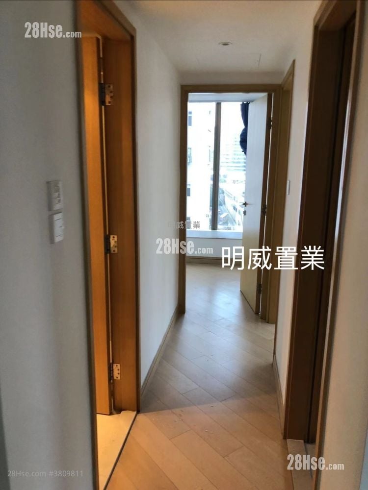 Macpherson Place Sell 2 Bedrooms , 1 Bathroom 555 ft²