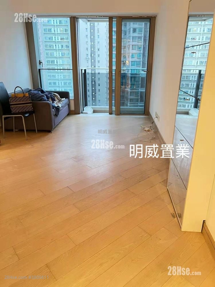 Macpherson Place Sell 2 Bedrooms , 1 Bathroom 555 ft²