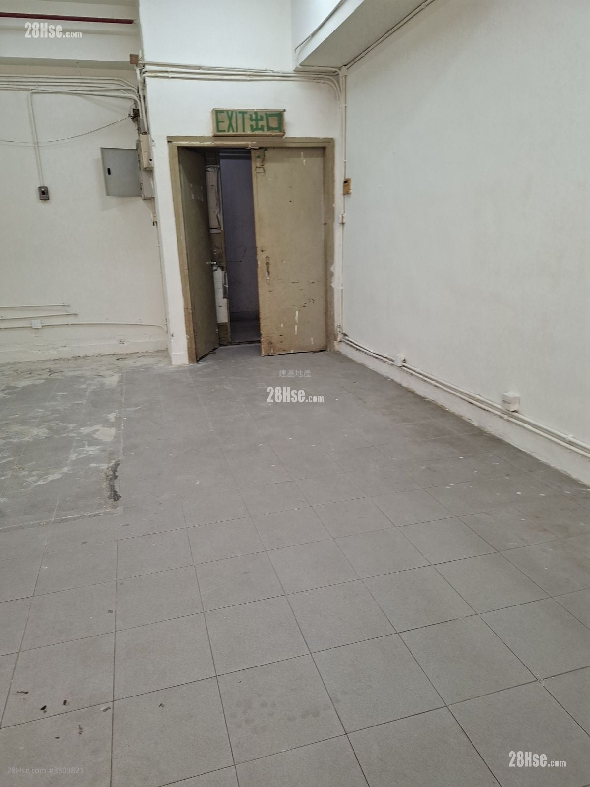 Tak Fung Industrial Centre Rental 1 Toilet 631 ft²