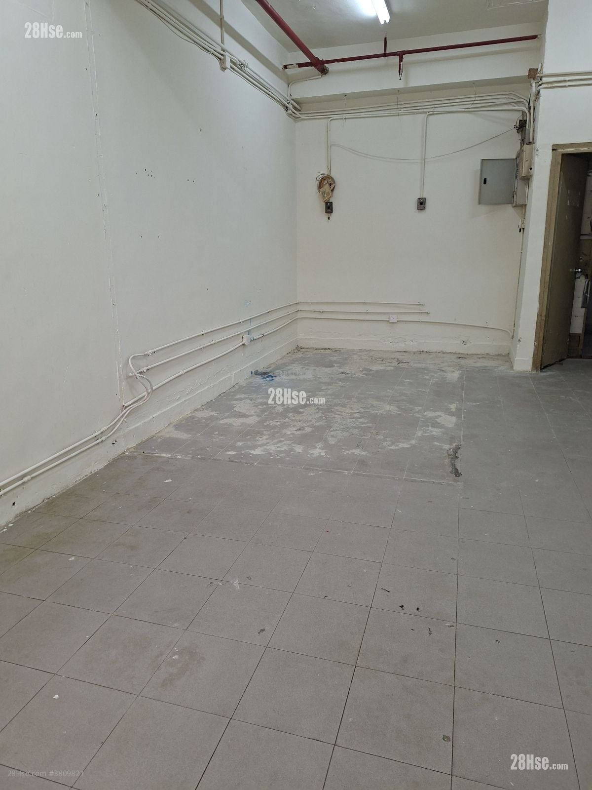 Tak Fung Industrial Centre Rental 1 Toilet 631 ft²