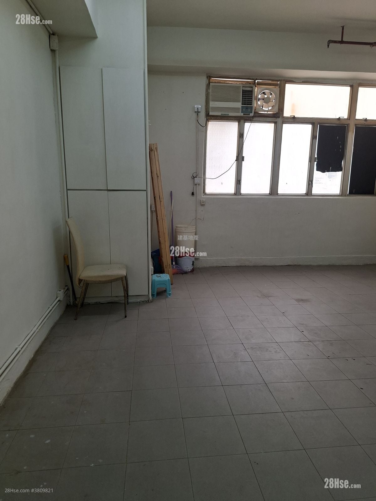 Tak Fung Industrial Centre Rental 1 Toilet 631 ft²