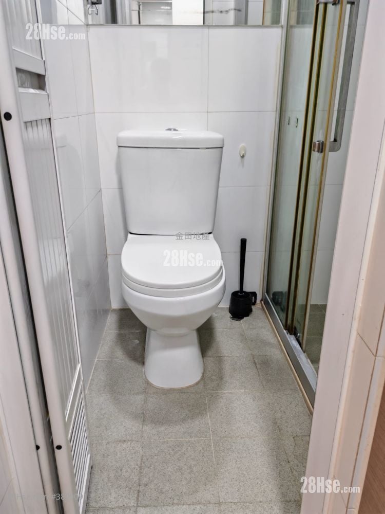 单幢楼房 租盘 开放式间隔 , 1 浴室 130 平方尺